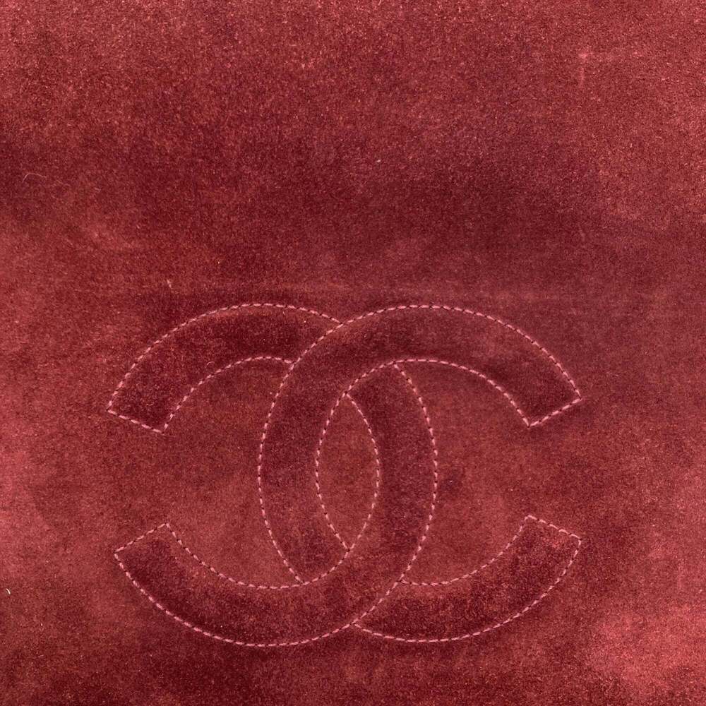 CHANEL Red Logo Tote Bag - Picture 13 of 16